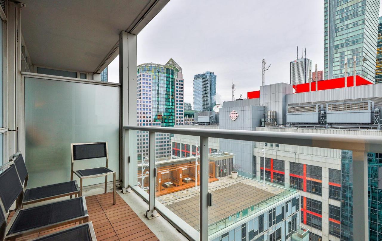 Luxury Condo Prime Location Toronto Exterior photo