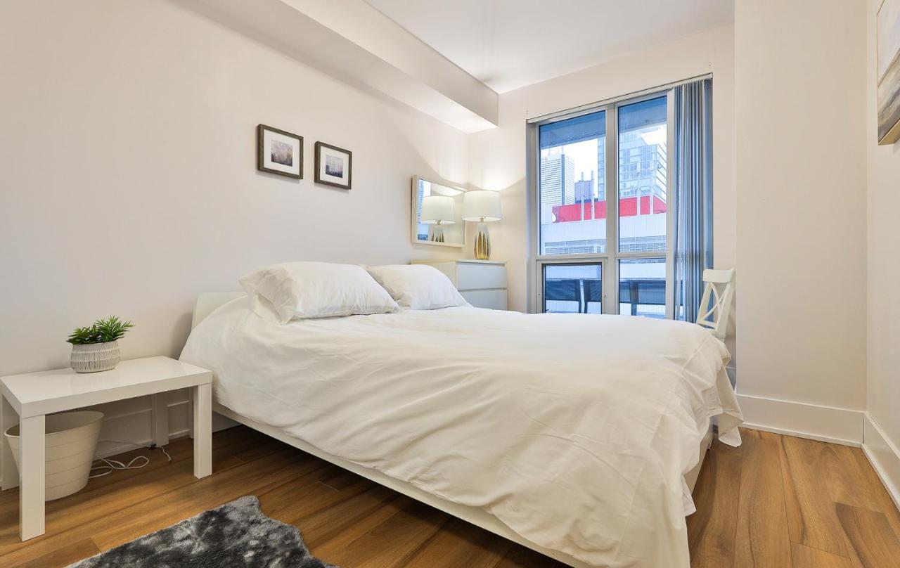 Luxury Condo Prime Location Toronto Exterior photo